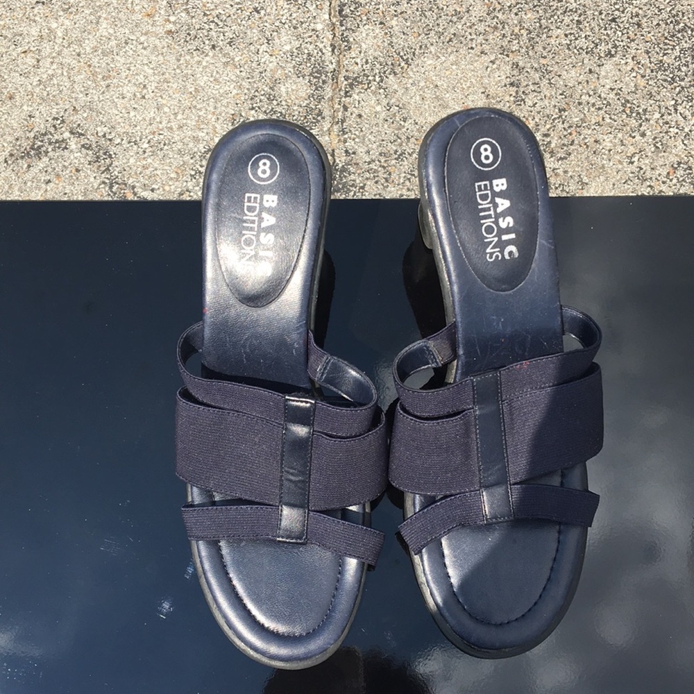 Shoe